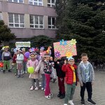 Dzieci_witają_wiosnę_(2).jpg