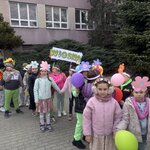 Dzieci_witają_wiosnę_(3).jpg