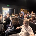 dzieci_oglądają_musical_(2).jpg