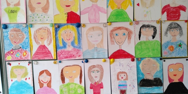 Klasa IIe świętuje Dzień Mamy (4) — kopia.jpg