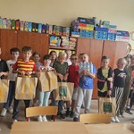 Klasa IIb dziękuje zespołowi McDonalds (2).jpg