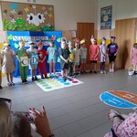 Występ dzieci z klasy 1 F.jpg