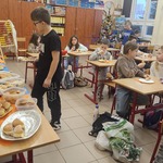 Wspólne śniadanie klasy IIIb (7).jpg