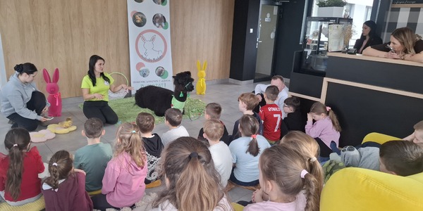 Uczniowie klas 1d i 1e podczas Warsztatów wielkanocnych  (6).jpg
