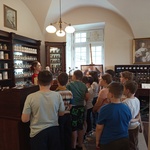 Klasa 2a w Muzeum Historii Medycyny i Farmacji (7).jpg