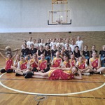 Uczennice klas 4.jpg