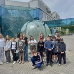Uczniowie klasy 5c i 6b podczas wycieczki do planetarium (1).jpg