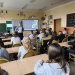 uczniowie klasy 8d i 7a.jpg