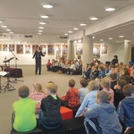 Wyjście klas 3C i 3F na Poranek Młodego Melomana (4).jpg