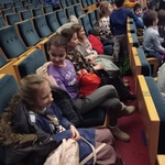 Klasy 2A_ 2B_ 2C na koncercie piosenek z bajek Disneya (3).jpg