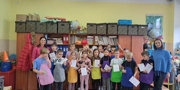 Uczniowie klasy 2C na warsztatach cukierniczych (9) — kopia.jpg