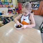 Uczniowie klasy 2C na warsztatach cukierniczych (4).jpg