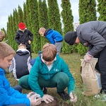 Dzień Drzewa zdj.3 kl.5C.jpg