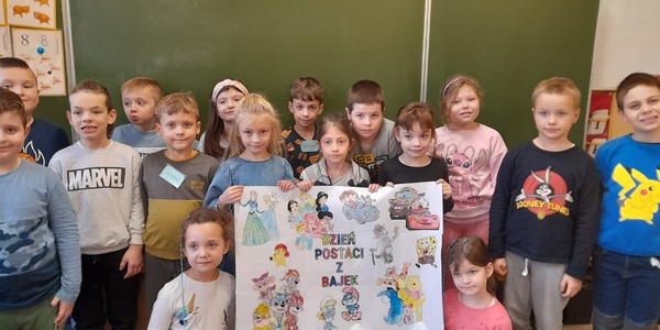 Międzynarodowy Dzień Postaci z Bajek w klasie 1A (13) — kopia.jpg