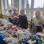 Kiermasz świąteczny i Kolędnicy z klasy 3c i 1d (4).jpg