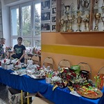 Kiermasz świąteczny i Kolędnicy z klasy 3c i 1d (1).jpg