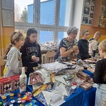 Kiermasz świąteczny i Kolędnicy z klasy 3c i 1d (5).jpg